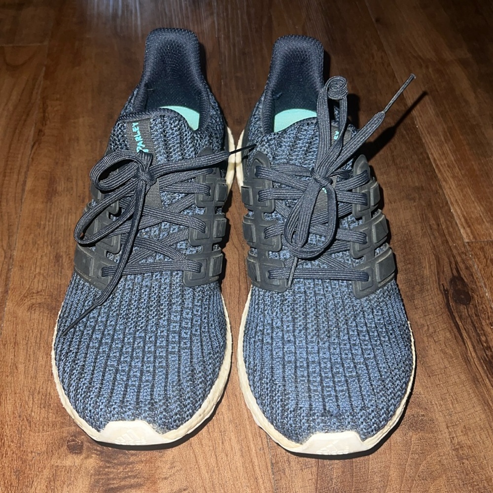 Adidas ULTRA boost women’s size 7.5